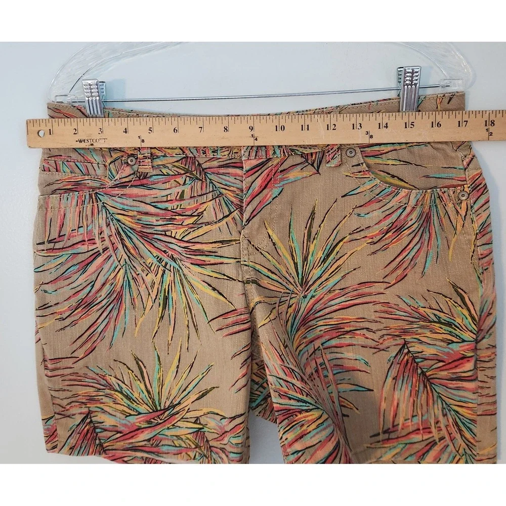Sonoma Floral Denim Shorts Tan Colorful Hawaiian Mid Rise Stretch 10P NEW NWOT